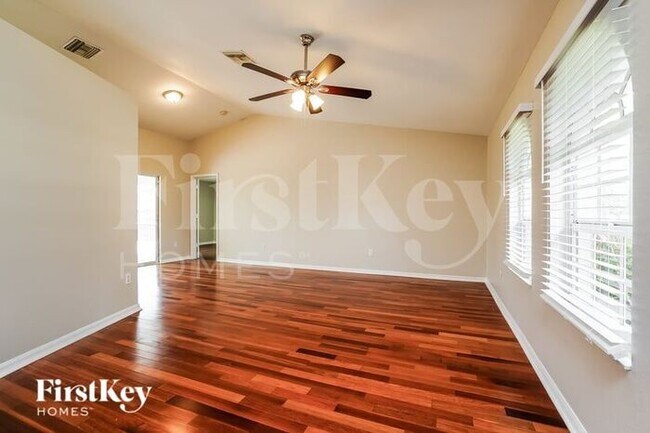 Foto del edificio - 1210 SE 33rd St