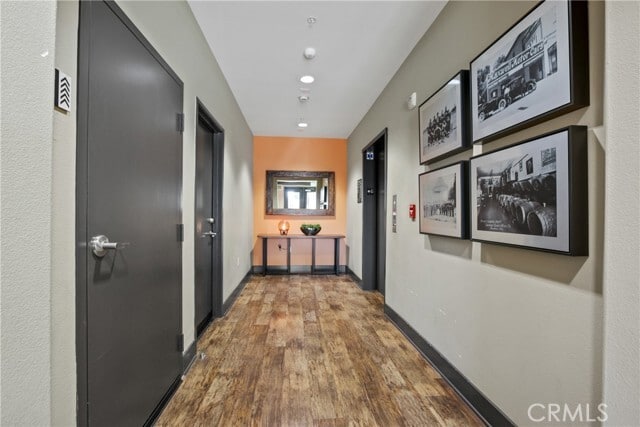 Building Photo - 524 S Anaheim Blvd