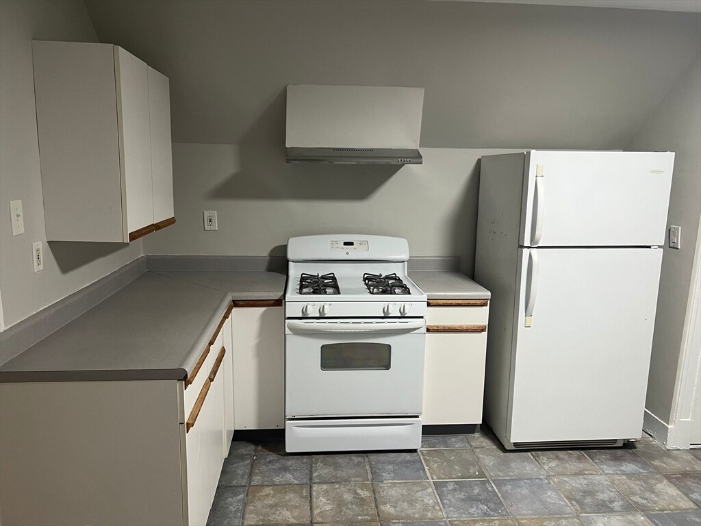 Primary Photo - 21 Carney St