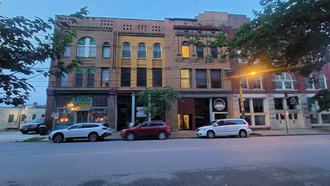 Building Photo - 722 Commerce St