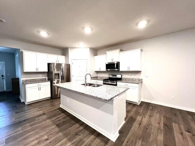 Building Photo - 473 Park Vista Dr