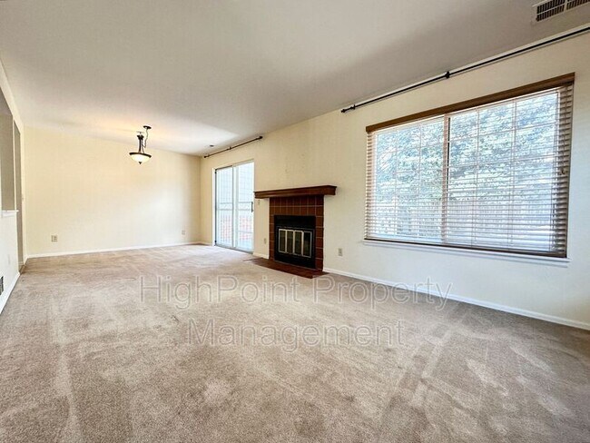 Foto del edificio - 12631 Fairfax St