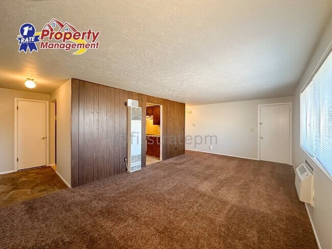 Foto del edificio - 5575 Franklin Rd