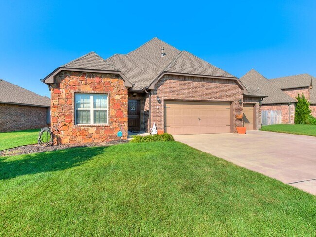 Building Photo - Deer Creek Schools and a Gated Community!