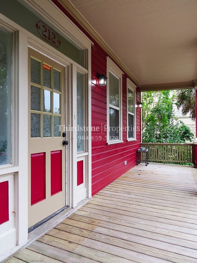 Foto principal - 212 E 6th St