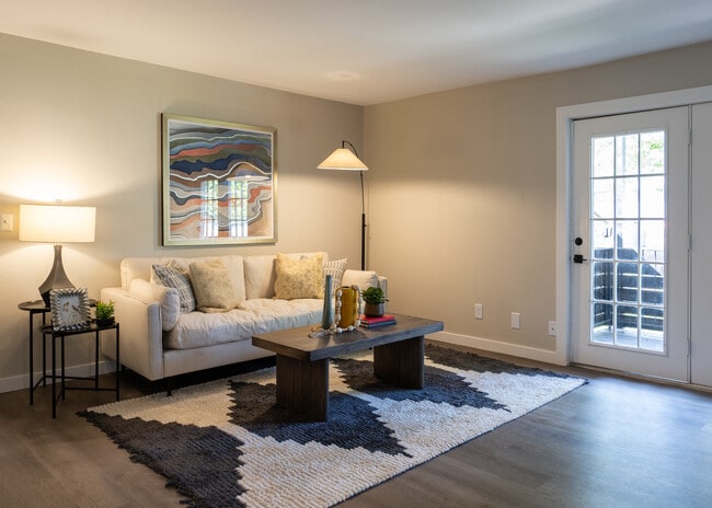 Building Photo - Highpoint Creek Apartments