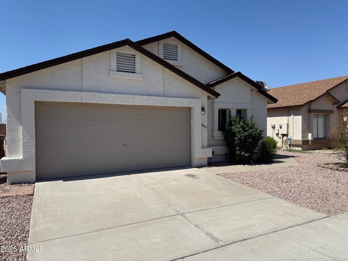 Foto principal - 10807 W Ruth Ave