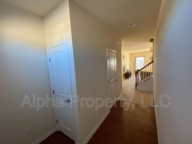Building Photo - 308 Corday Ln