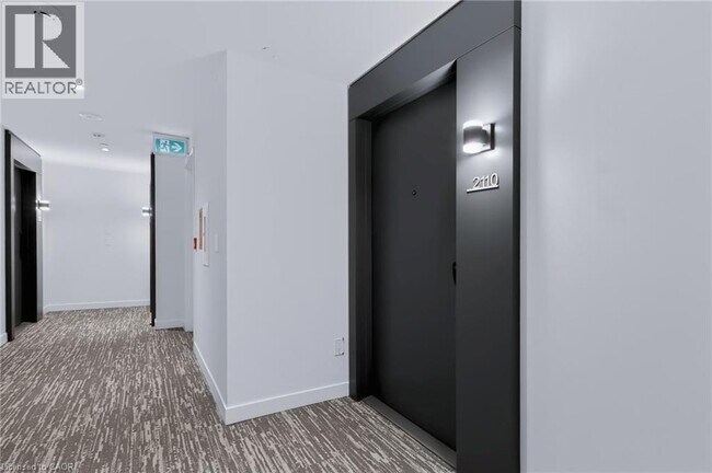 Photo du bâtiment - 2075 Lakeshore Rd.