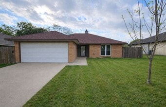 Building Photo - 2214 Sherman Dr