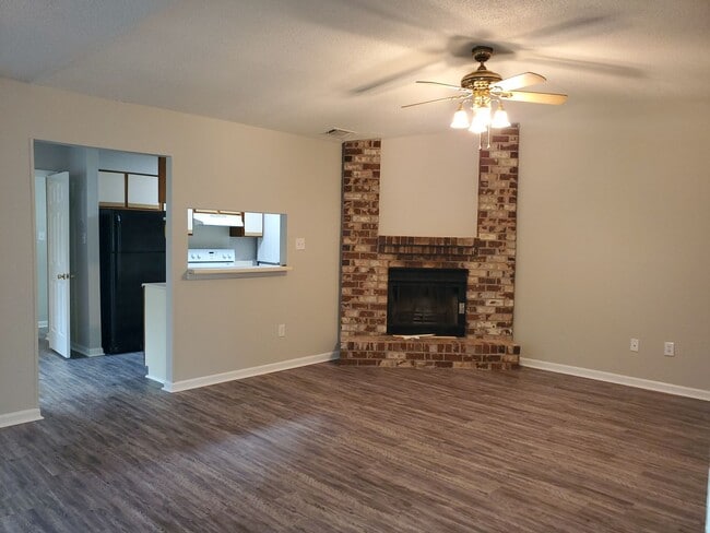 Foto del edificio - 2 Bedroom, 2 Bath Georgetown townhome with Community Pool, Tennis court, and Playground!