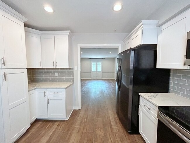 Building Photo - 2 Bedroom townhouse in Capital Heights