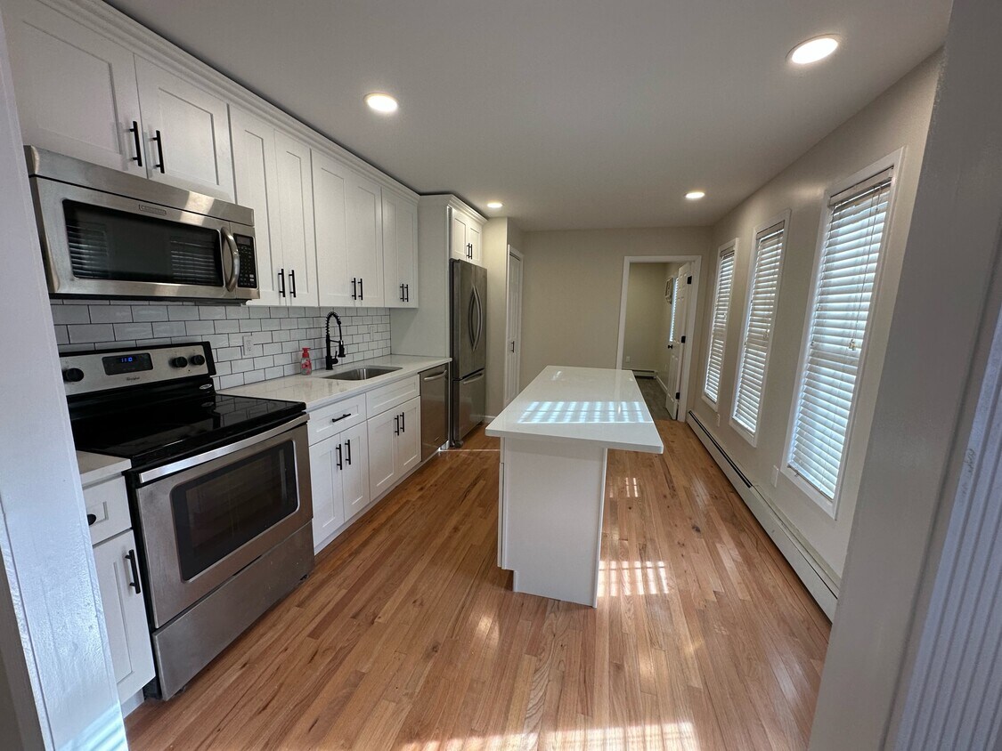 12 Snowbird Ln, Levittown, NY 11756 House Rental in Levittown, NY