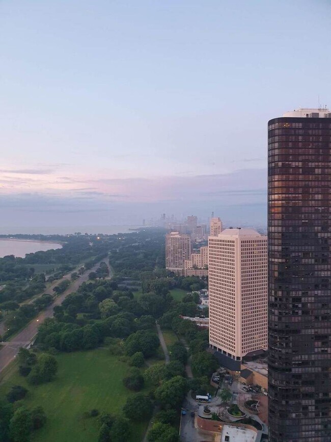 Foto del edificio - 5455 N Sheridan Rd