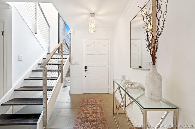 Foto del edificio - 819 Windermere Way