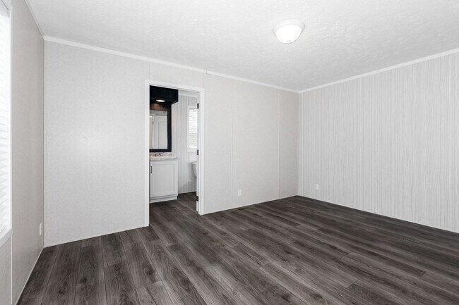 Building Photo - 75 Castings Rd