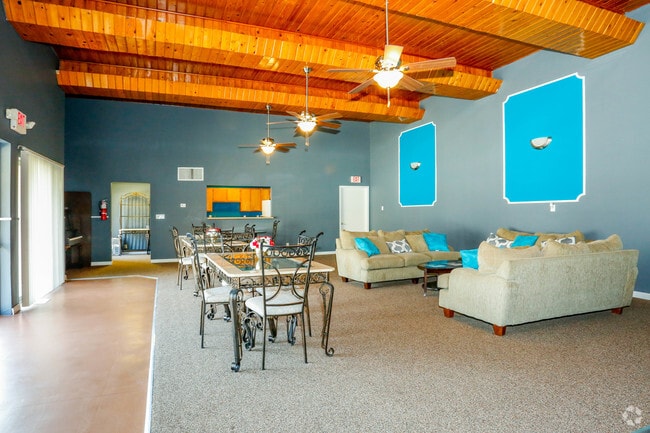 Casa club - Commons at Kettering