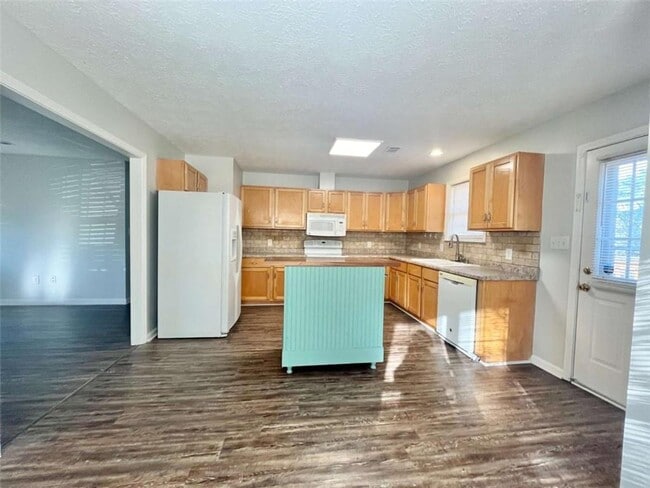 Foto del edificio - 233 Hawks Nest Rd