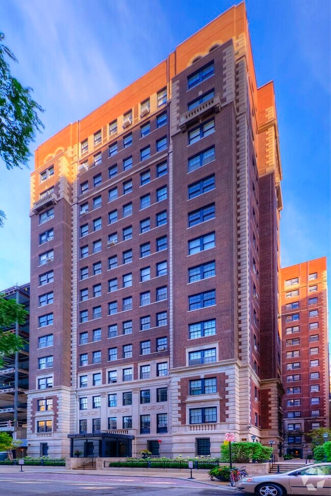 Building Photo - 422-24 Melrose