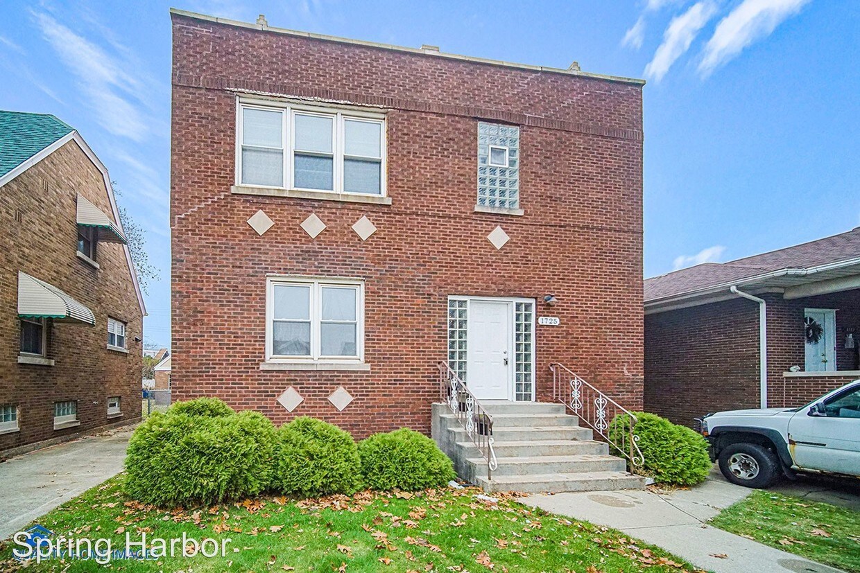 Primary Photo - 1725 Davis Ave