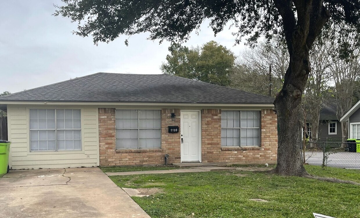 Foto principal - 1108 Fort St