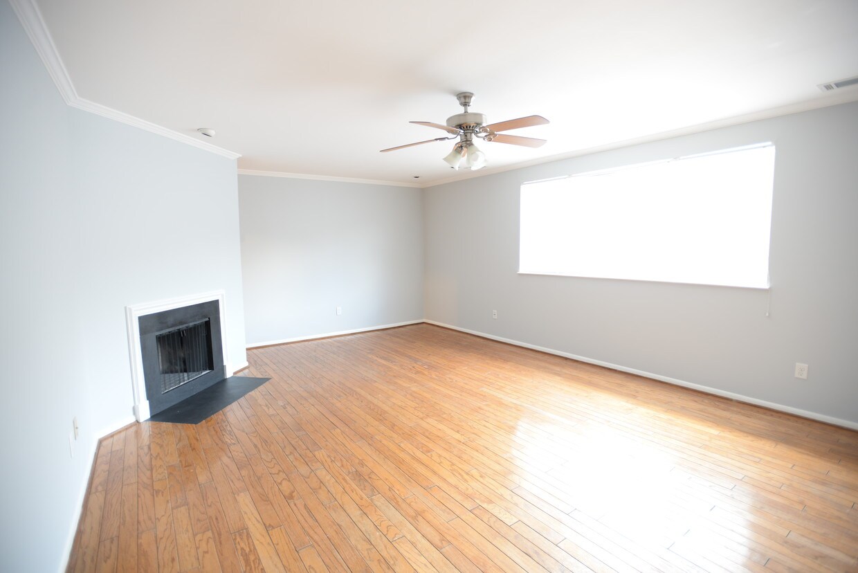 Living/Dining Room with Fireplace - 1701 Mt Washington Ct