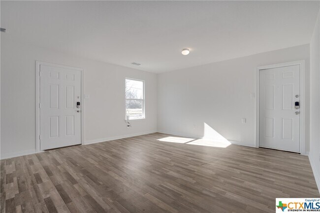Wolf River Plaza, New London, Wisconsin - 1103 Attas Ave