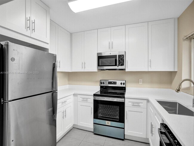 Foto del edificio - 920 SW 28th St