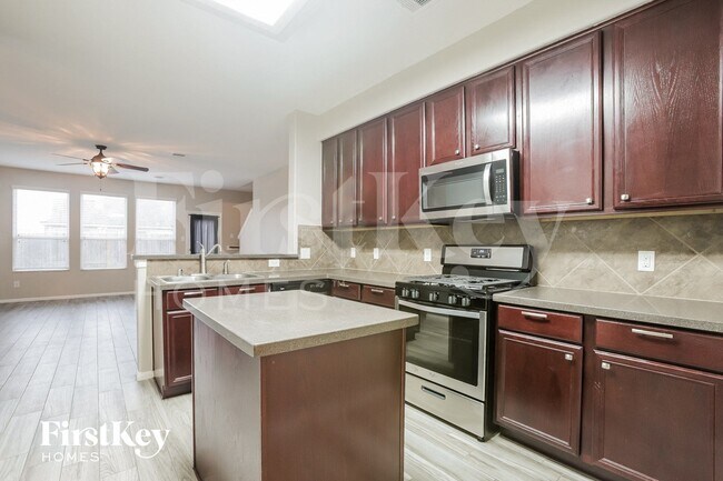 Foto del edificio - 18103 Iris Edge Way