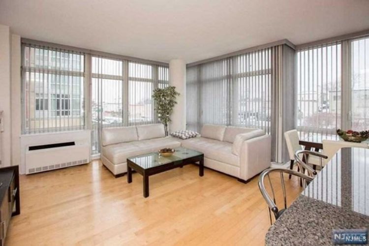 Foto principal - 800 12th St