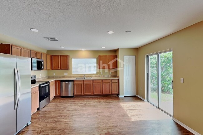 Building Photo - 1733 Strathmore Cir