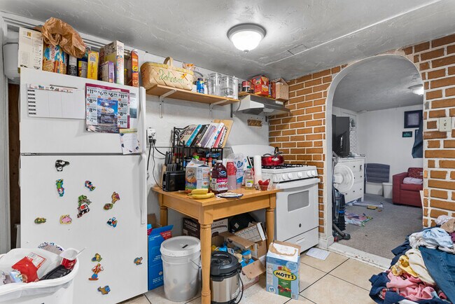 Building Photo - 243 N 400 E