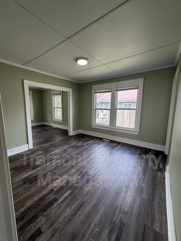 Building Photo - 714 Henderson Ave