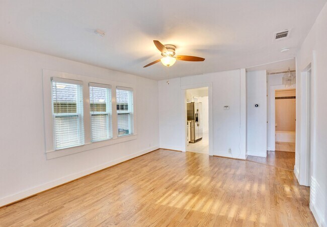 Building Photo - 708 Keasbey St