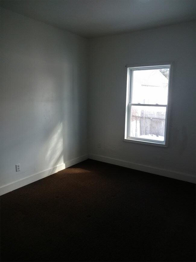 Building Photo - 329 Wilkins St