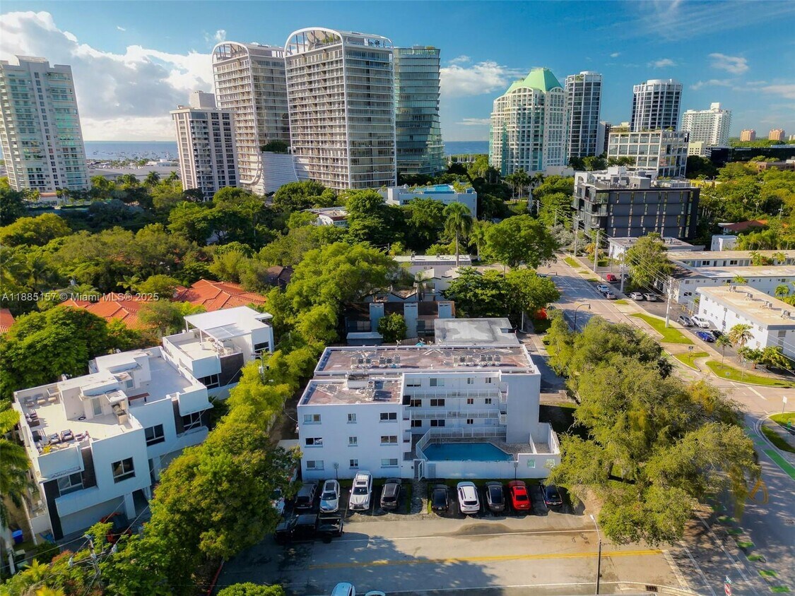 Foto principal - 3101 SW 27th Ave