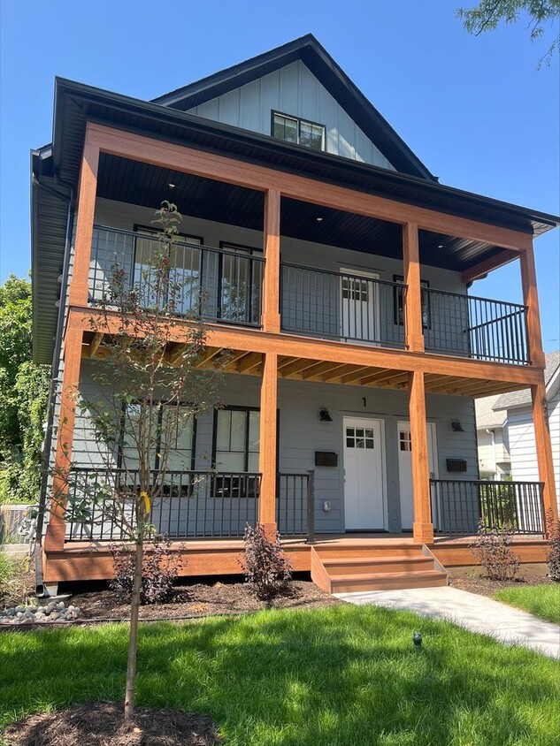 Primary Photo - 621 11th Ave SE
