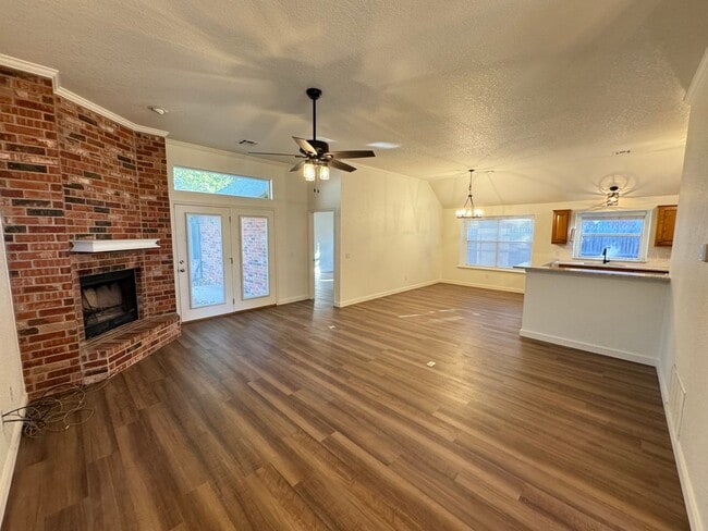 Building Photo - Modern Living Meets Peaceful Serenity!!