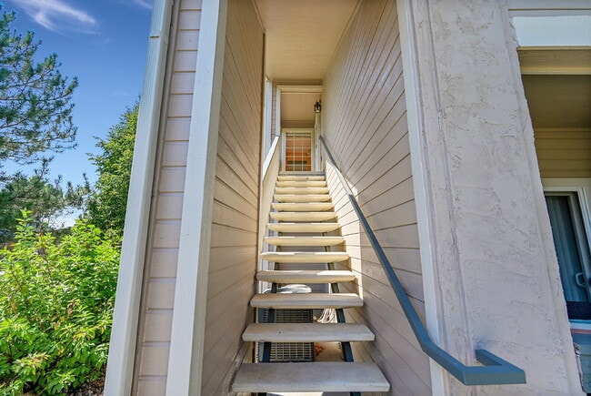Building Photo - $2,050.00, 2-bed, 2 bath, located in Broom...