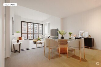 Building Photo - 250 W 96th St
