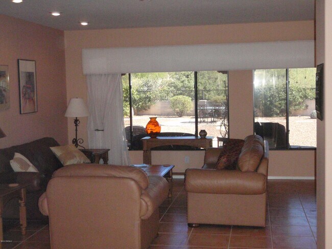 Foto del edificio - 39179 S Lake Crest Dr