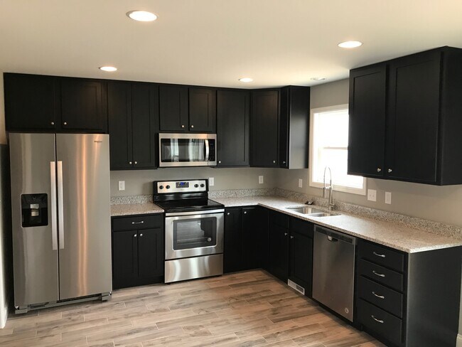 Building Photo - 103 Gold Dr