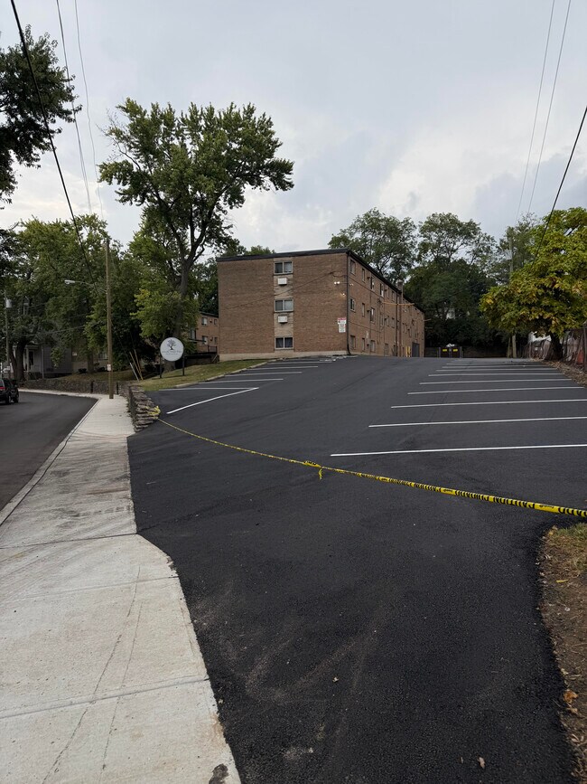 Foto del edificio - Lincoln Woods Flats