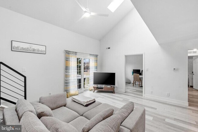 Foto del edificio - 3904 Fenwick Ln