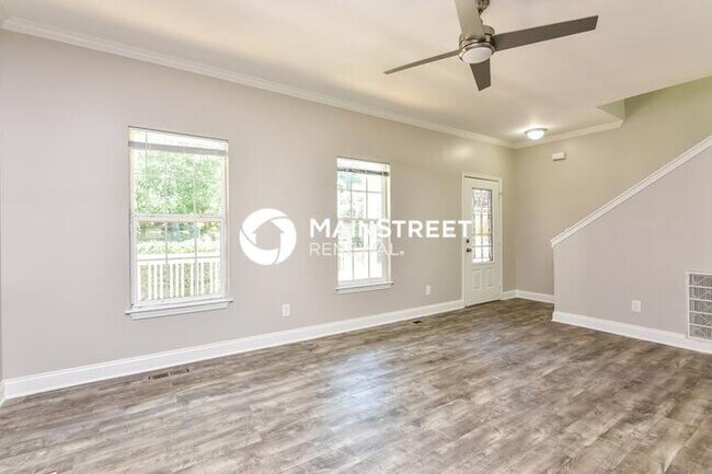 Foto del edificio - 3 Bedroom Pet-Friendly Home in Atlanta, GA with Main Street Renewal
