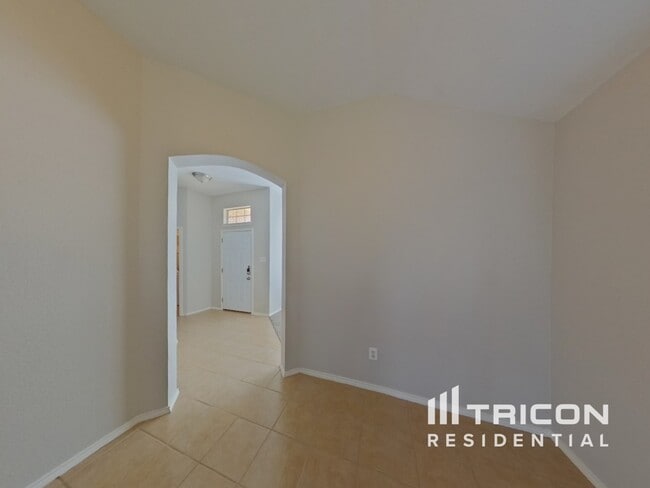 Building Photo - 9024 Weller Ln