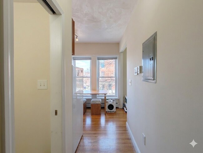 Foto del edificio - 1056 Cambridge St