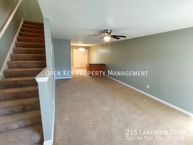 Foto del edificio - Welcome to this cozy 2-bedroom, 2-bath bri...