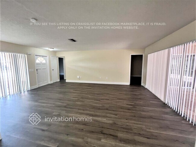Foto del edificio - 11860 NW 29th Pl