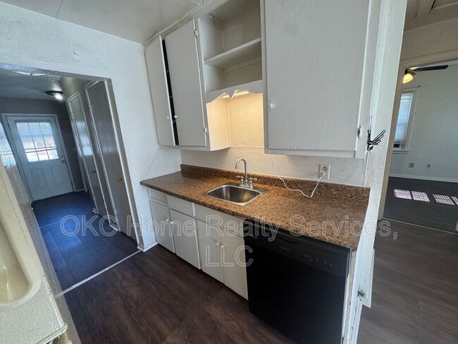 Foto del edificio - 717 SE 27th St